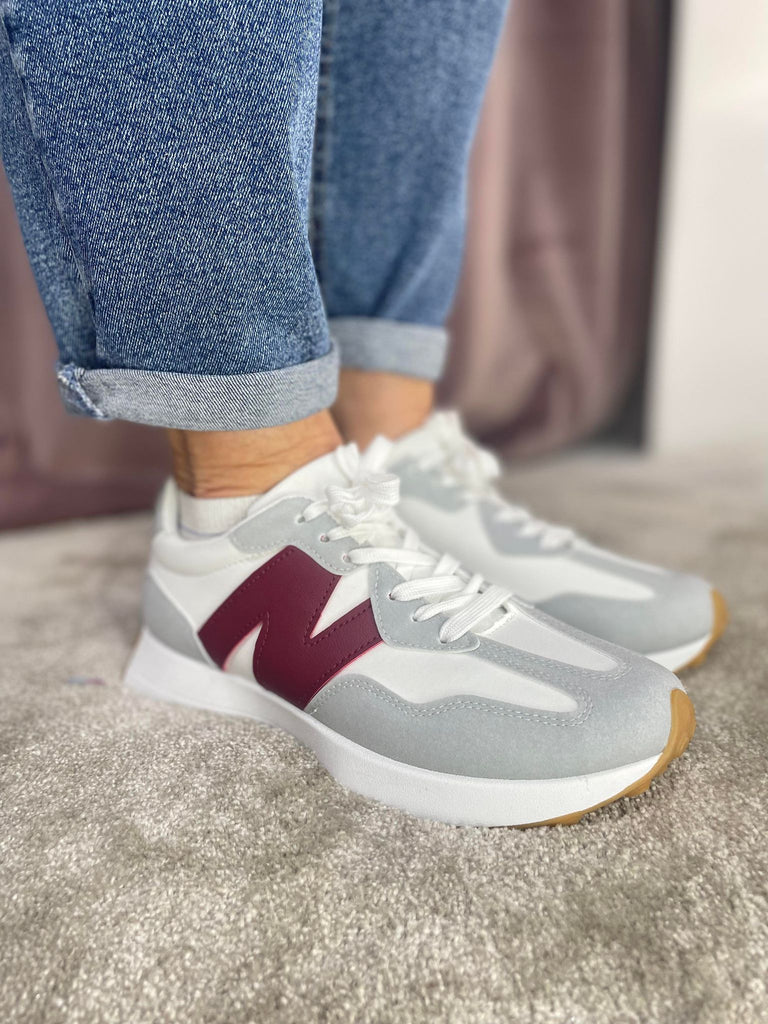 Nua Trainers in Wine