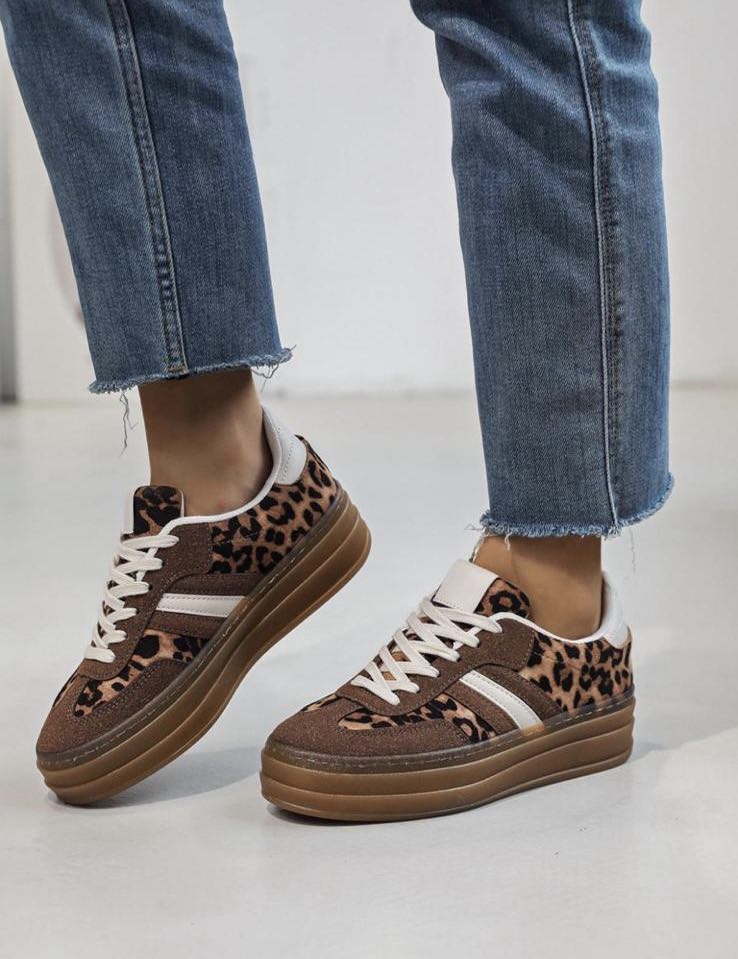 The Dána Trainers in leopard print