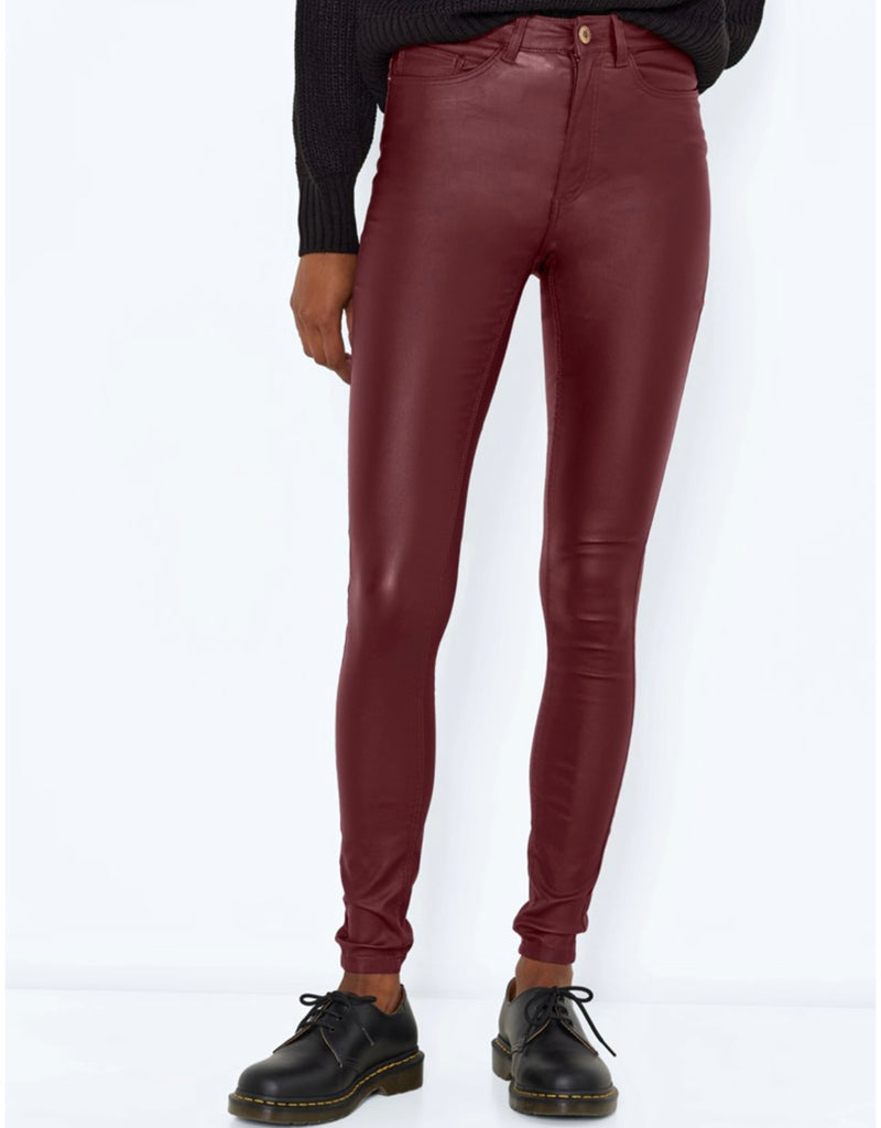 Callie coated jeans in wine